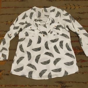 Blouse w/Feather Print